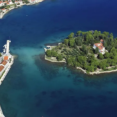 House By The Sea, Julija Apartman Preko